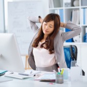 Cách ngồi làm việc khoa học cho dân văn phòng